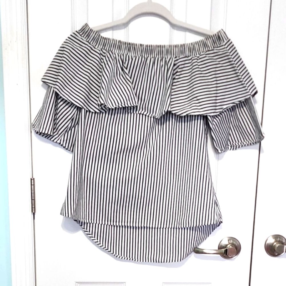 Boutique Black & White Striped Ruffled Collar Off The Sholder Short Sleeve Top …